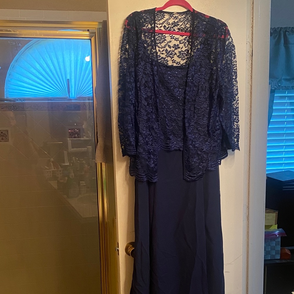 Chic Navy Lace Long Sleeve Dress